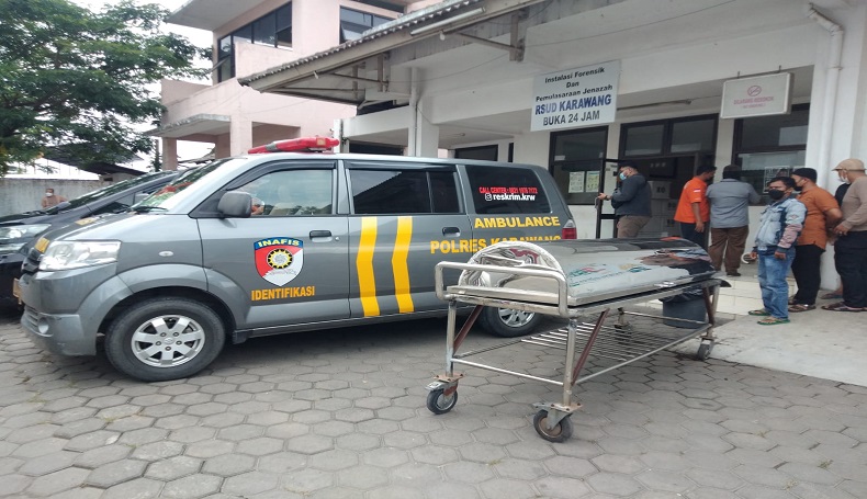 title Pengusaha Rumah Makan di Karawang Terkapar Bersimbah Darah, Tewas saat Dibawa ke RS Pengusaha Rumah Makan di Karawang Terkapar Bersimbah Darah, Tewas saat Dibawa ke RS