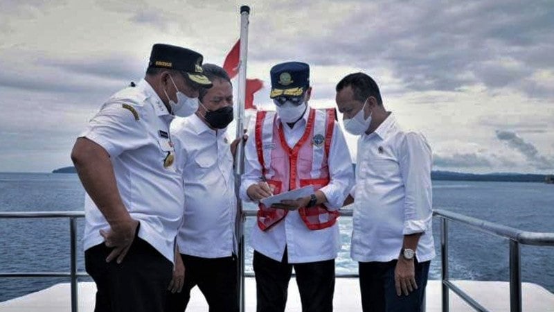 Aktivis Nekat Seberangi Laut untuk Protes Pembangunan Ambon New Port