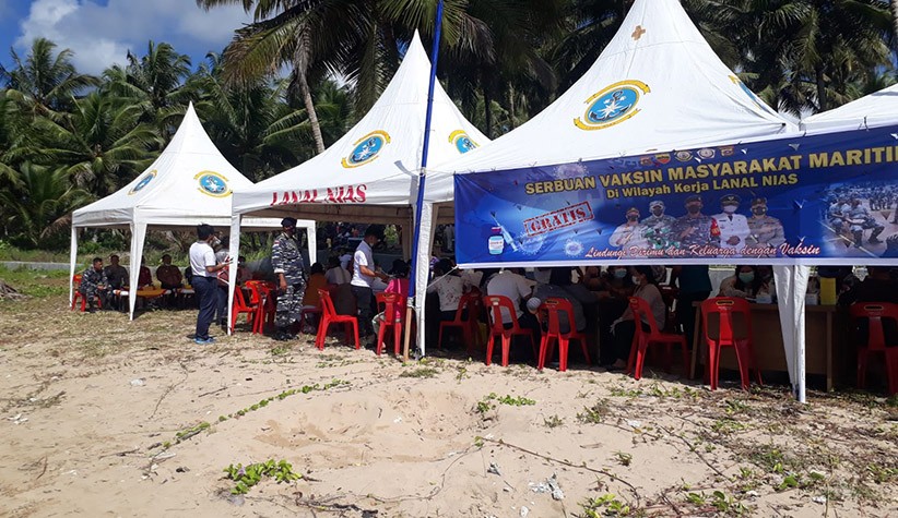 Pangkalan TNI AL Nias Gelar Serbuan Vaksinasi - Bagian 3
