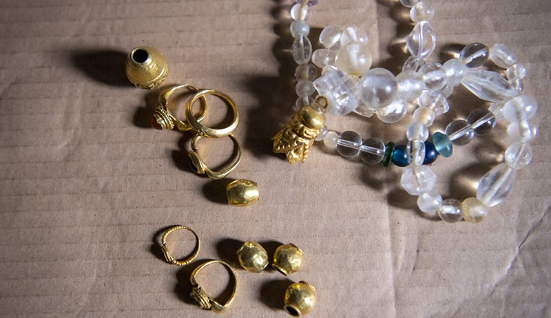 Penampakan Emas Peninggalan Kerajaan Sriwijaya Ditemukan di Dasar Sungai Musi - Bagian 4