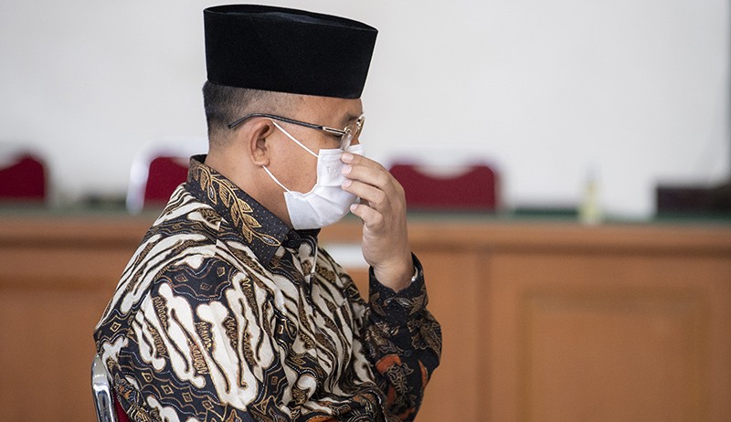 Bupati Muara Enim Nonaktif Juarsah Divonis 4,5 Tahun Penjara, Pendukung Menangis - Bagian 3