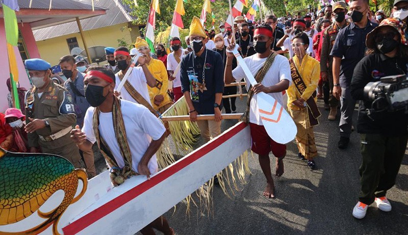 Sandiaga Uno: Berwisatalah ke Pantai Ngurbloat, Ekonomi Kuat, Indonesia Bangkit - Bagian 4
