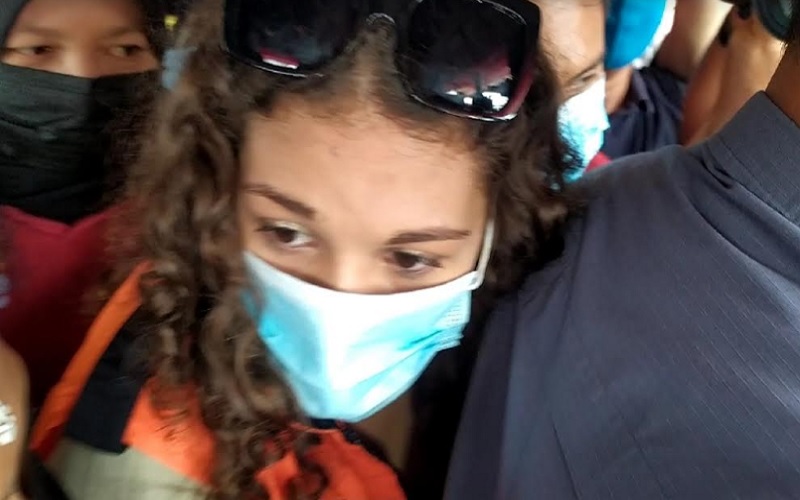 Tinggalkan Lapas Kerobokan, Perempuan Amerika Pembunuh Ibu Kandung Bebas Murni