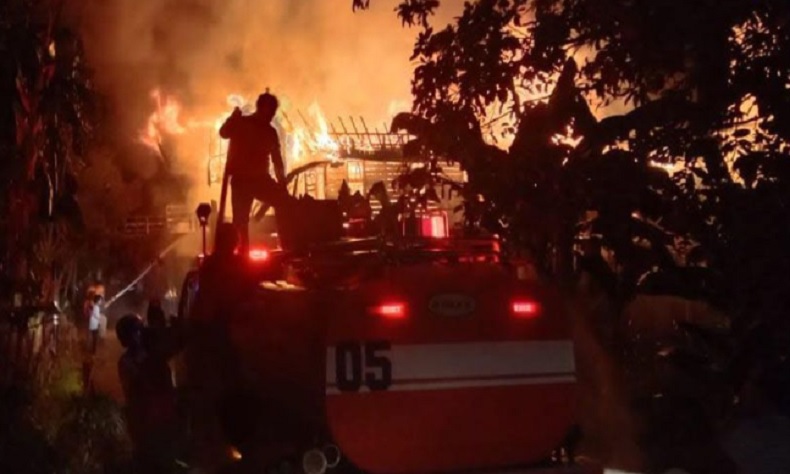 Bekas Penginapan di Muara Teweh Dilalap Api, 2 Rumah Ikut Terbakar