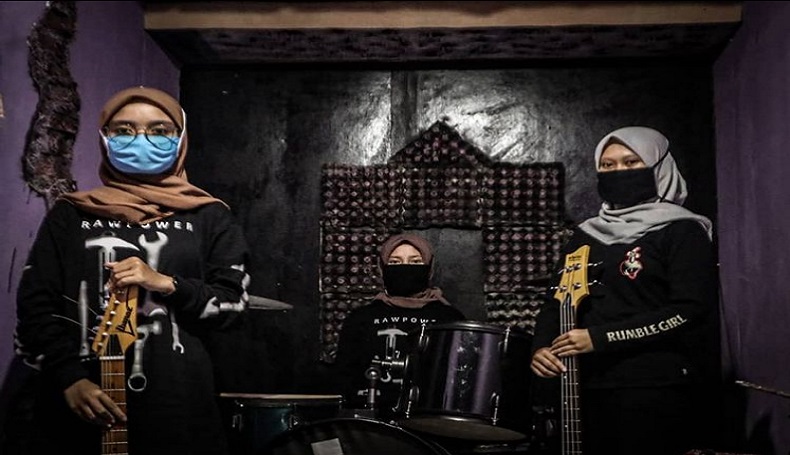 title Wow Keren, Trio Hijaber Metal Garut Rambah Eropa, Netizen: Seungitkeun Kota Garut Wow Keren, Trio Hijaber Metal Garut Rambah Eropa, Netizen: Seungitkeun Kota Garut