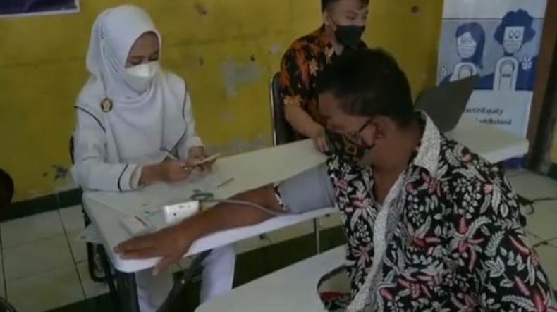 Puluhan Pengungsi dari 5 Negara Jalani Vaksinasi Covid-19 di Semarang 