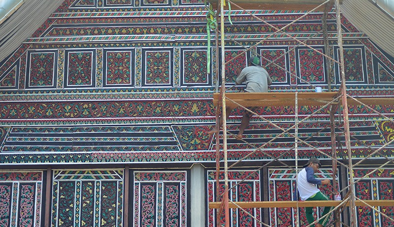 Perawatan Replika Rumah Gadang Gajah Maharam - Bagian 2