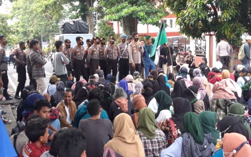title Oknum Polisi Perkosa Remaja di Morotai, Kapolres: Kami Langsung Sidang Kode Etik Oknum Polisi Perkosa Remaja di Morotai, Kapolres: Kami Langsung Sidang Kode Etik
