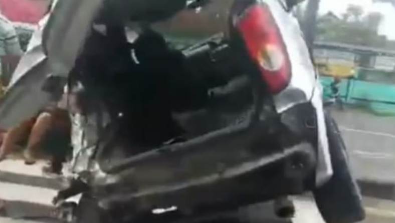 Tabrakan Beruntun di Boyolali, Mobil Terdorong Naik ke Median Jalan 