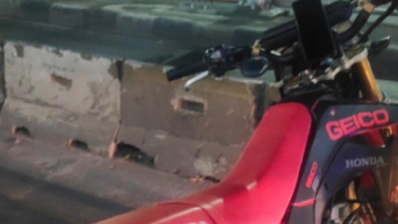 Pengendara Motor Tewas Tertabrak Truk di Jalan S Parman