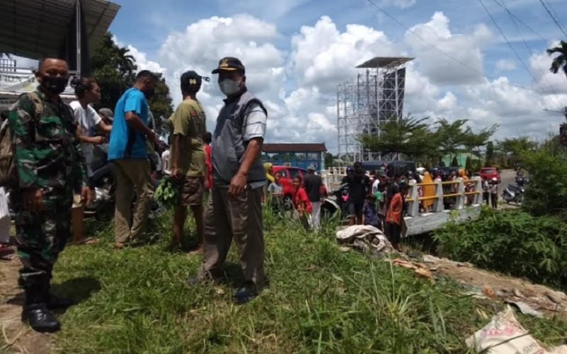 Geger Penemuan Mayat Bayi Terbungkus Plastik Di Bawah Jembatan ...