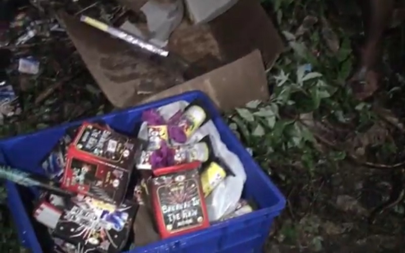 title Ratusan Petasan Ditemukan dalam Gudang Terbakar di Gianyar Ratusan Petasan Ditemukan dalam Gudang Terbakar di Gianyar