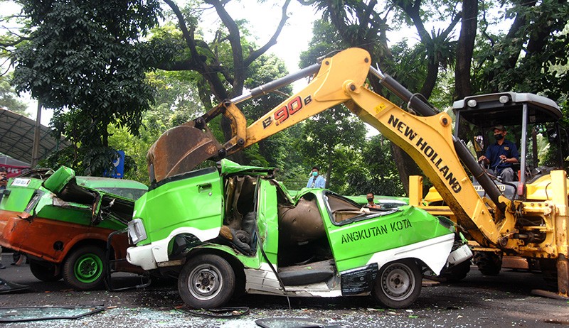 Ratusan Angkot Kota Bogor Dihancurkan, Ini Penggantinya - Bagian 2