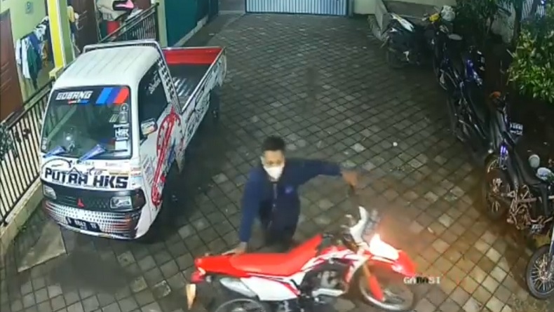 Dalam Hitungan Detik Motor Sport Hilang Dicuri di Tempat Kos Jalan Ciawitali Cimahi