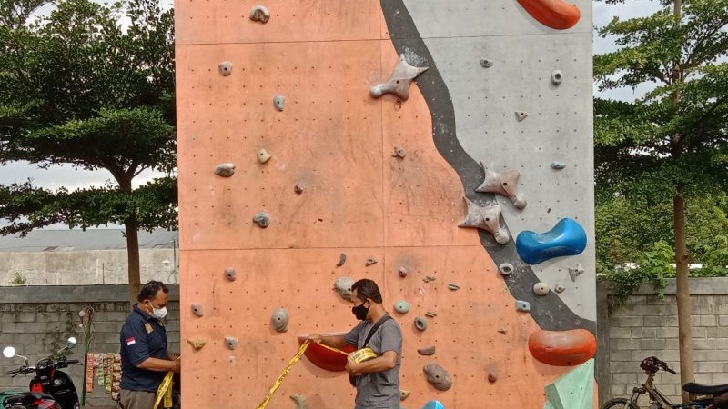 Siswa SMKN 3 Tulungagung Jatuh saat Panjat Dinding, Kepala Terbentur Rangka Besi