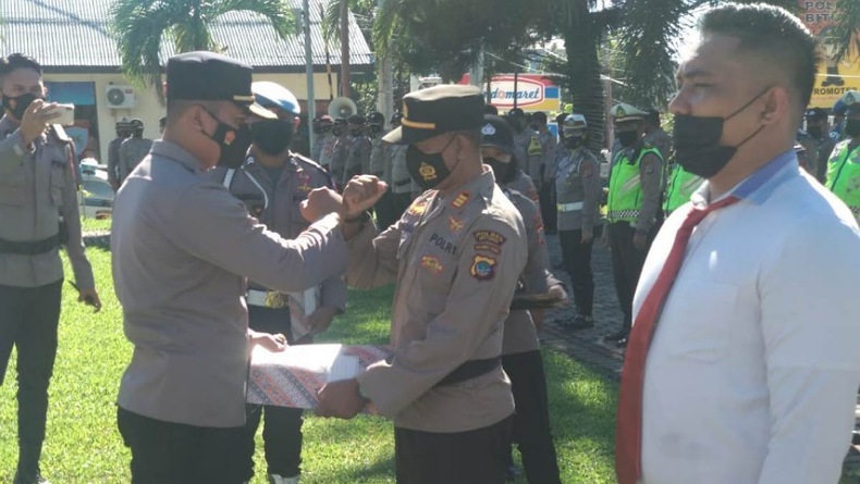 Dinilai Berprestasi, 13 Personel Polres Bitung Raih Penghargaan