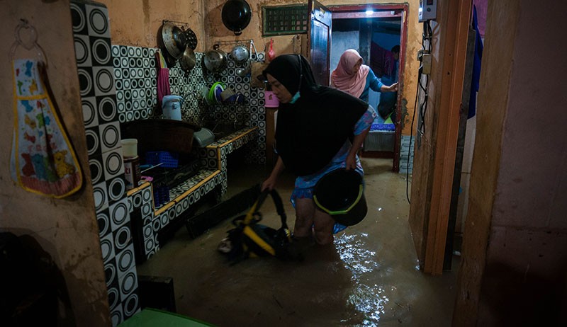 Banjir di Cipinang Melayu Jakarta Berangsur Surut - Bagian 1
