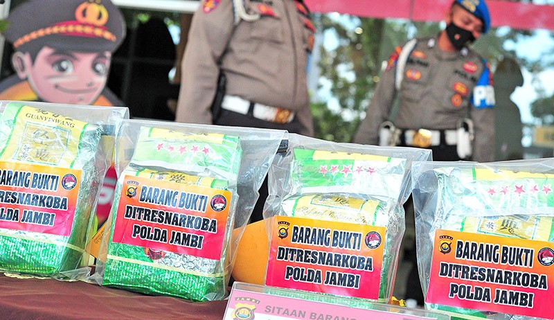 Polda Jambi Gagalkan Penyelundupan 5 Kilogram Sabu Asal Riau - Bagian 2