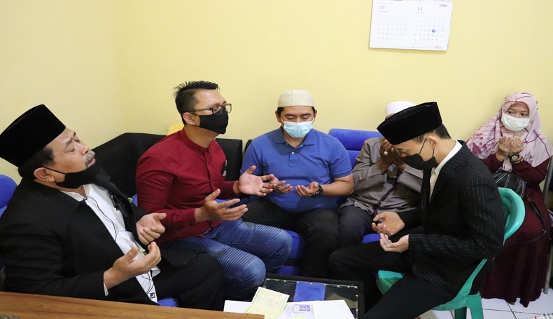 Tersangka Curanmor Nikah di Ruang Tahanan Mapolres Sukabumi, Suasana Haru Biru