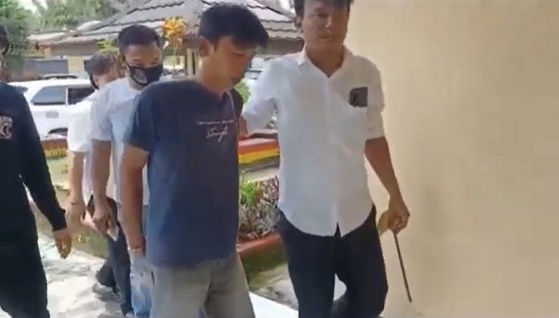 title Kesal Sering Dimarahi Tak Bawa Uang, Suami Murka Sayat Leher Istri Kesal Sering Dimarahi Tak Bawa Uang, Suami Murka Sayat Leher Istri
