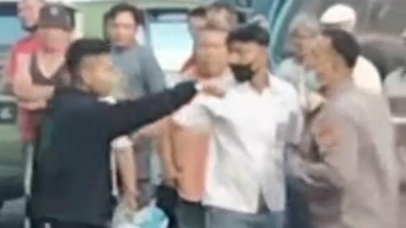 Viral Anak SMA Tantang Anggota Polisi Berkelahi