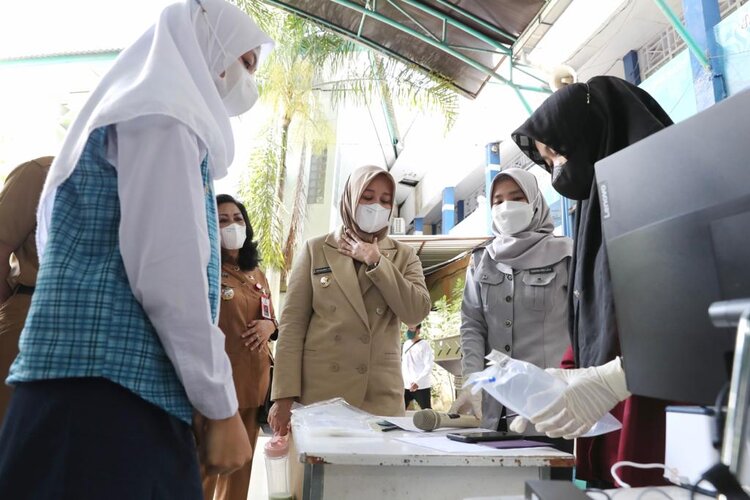 Wakil Wali Kota Makassar Pantau Pelaksanaan Tes GeNose bagi Siswa SMP