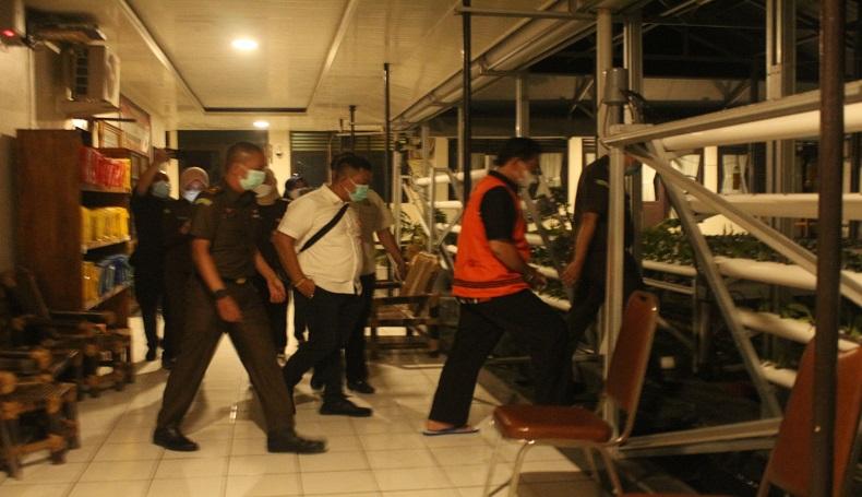 Mantan Kasek SMKN 4 Sukabumi Ditahan Kejari Gegara Kunjungan Indutri Gagal Dilaksanakan 