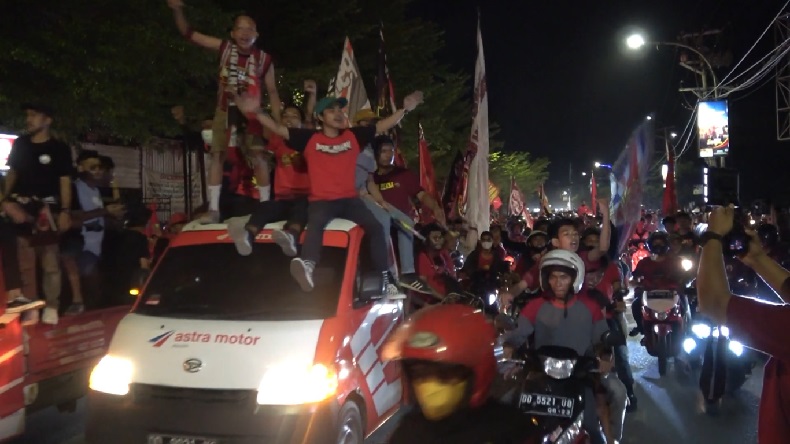 Suporter PSM Makassar Pawai Keliling Kota, Rayakan HUT ke-106 Klubnya