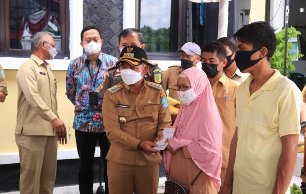 9.136 Warga Bangka Mulai Terima Kartu Keluarga Sejahtera