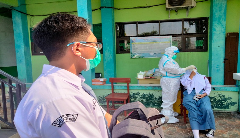 Ratusan Siswa di Kota Cirebon Dites Swab Acak, 9 Orang Positif Covid-19