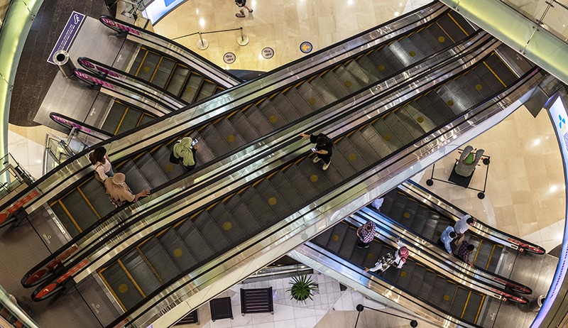 PPKM Level 1, Pusat Perbelanjaan Jakarta Beroperasi 100 Persen - Bagian 1