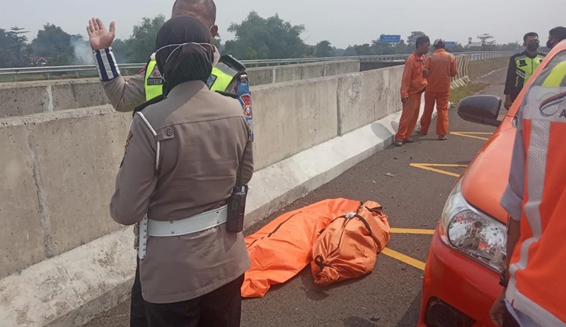 Foto-Foto Vanessa Angel Meninggal Kecelakaan, Mobil Hancur Parah - Bagian 3