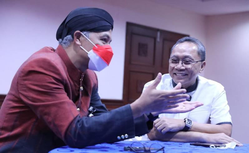 Ganjar Bagikan Tips Bermedia Sosial pada Zulkifli Hasan