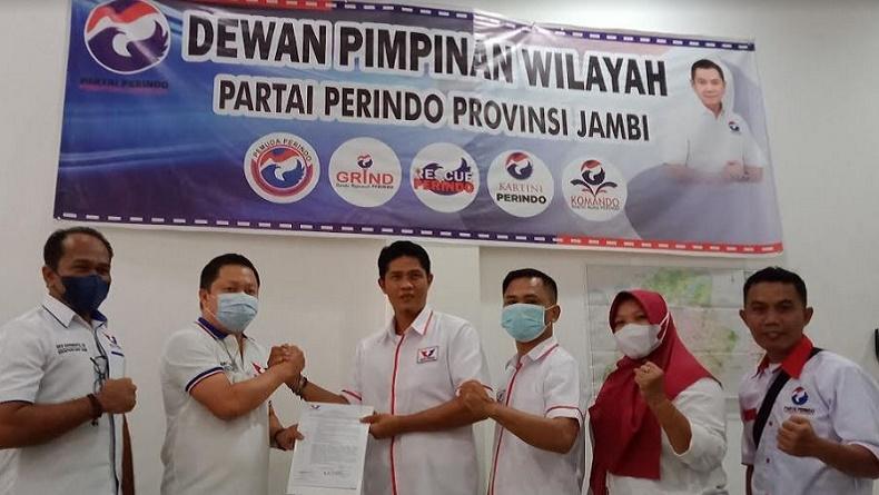 DPW Perindo Jambi Serahkan SK DPD Sungai Penuh Sekaligus Saluran Bantuan Beras