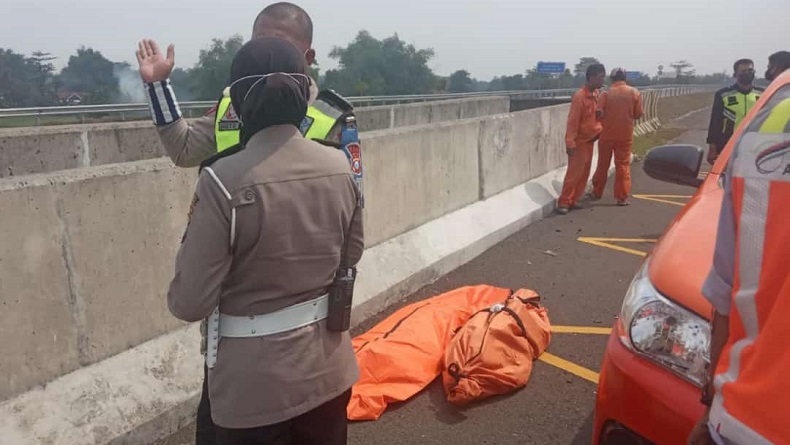 Penampakan 2 Kantong Mayat di Lokasi Vanessa Angel Kecelakaan