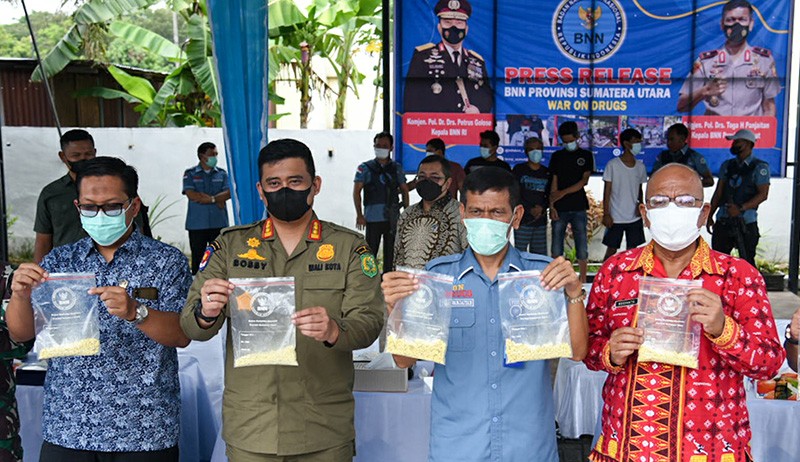 Penampakan 5.000 Pil Ekstasi Merk Superman Disita BNN - Bagian 2