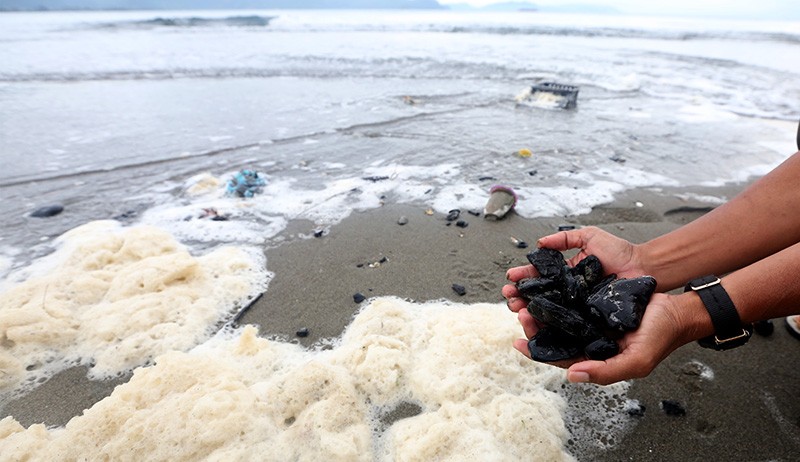 Pantai Ulee Lheu Banda Aceh Tercemar Batu Bara - Bagian 1