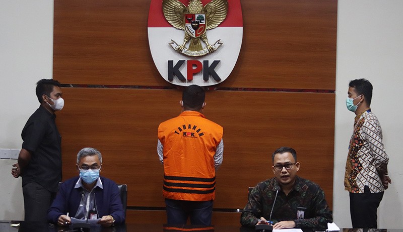 Orang Kepercayaan Mantan Gubernur Jambi Zumi Zola Ditahan KPK - Bagian 1