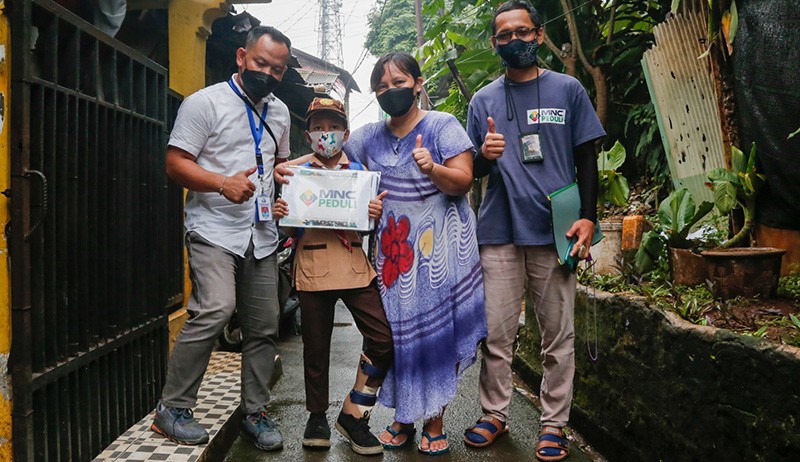 MNC Peduli Berikan Sepatu Khusus untuk Bocah Alami Kelainan Kaki sejak Lahir - Bagian 3