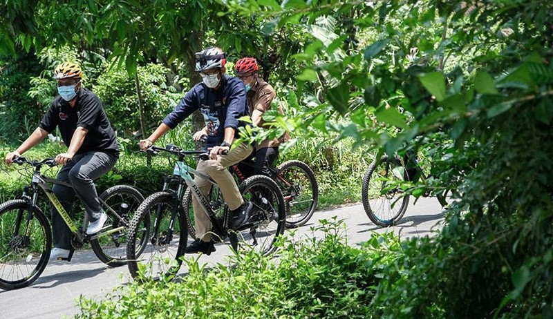 Menteri Sandiaga Dukung Penjual Jamu dengan Alat Pemarut: Produktif, Indonesia Bangkit! - Bagian 4