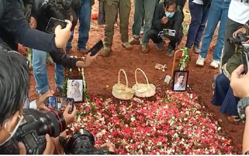 Vanessa Angel Sempat Ingin Curhat, Ussy Suliatiawaty: Menyesal Tak Ada di Rumah 