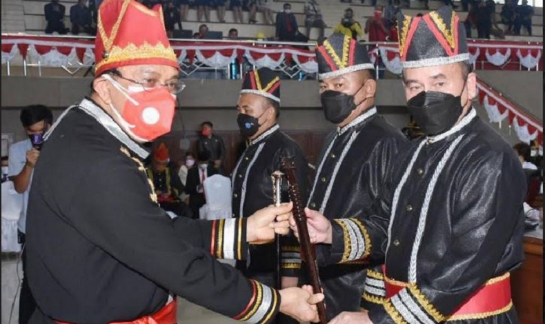 Pangdam XIII Merdeka Mayjen TNI Wanti WF Mamahit Diberi Gelar Adat Tonaas Minahasa