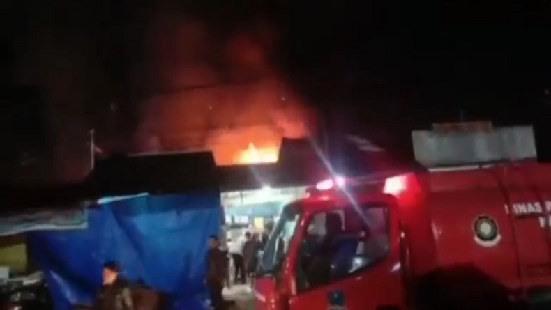 Tabung Gas 3 Kg Meledak, Puluhan Kios di Pasar Guntur Ciawitali Garut Terbakar 