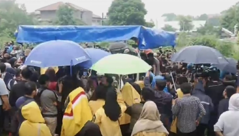 Keluarga Besar Vanessa Angel di Pemalang Bertolak ke Jakarta