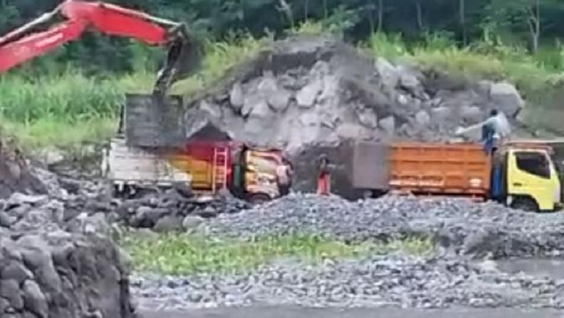  Banjir Lahar Dingin Merapi Mengancam, Penambang Pasir Nekat Beroperasi