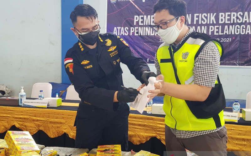 Bea Cukai Semarang Cegah Impor Ratusan Ribu Pulpen Palsu Asal Tiongkok