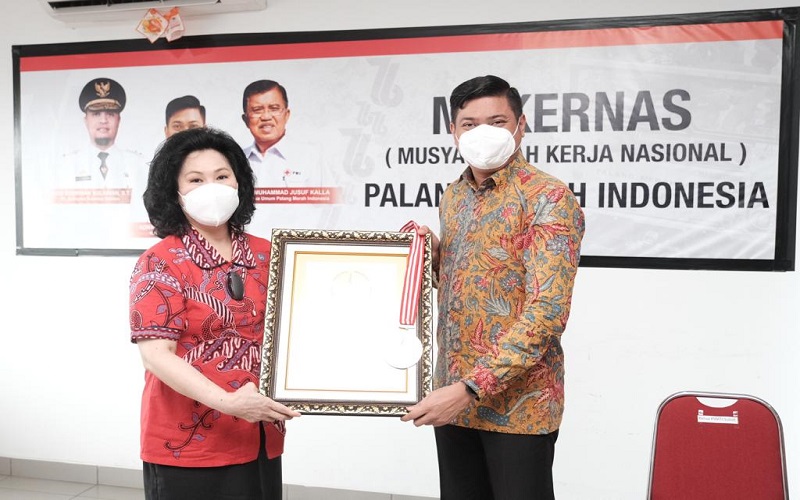 Kumpulkan 1.182 Kantong Darah dalam Sehari, PMI Sulsel Terima Penghargaan LEPRID