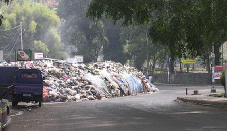 Tpa Sarimukti Setop Beroperasi Kota Bandung Terancam Jadi Lautan Sampah 