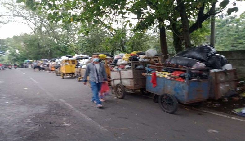 Imbas Penutupan TPA Sarimukti, Sampah Kota Bandung Mulai Menumpuk dan Bau 