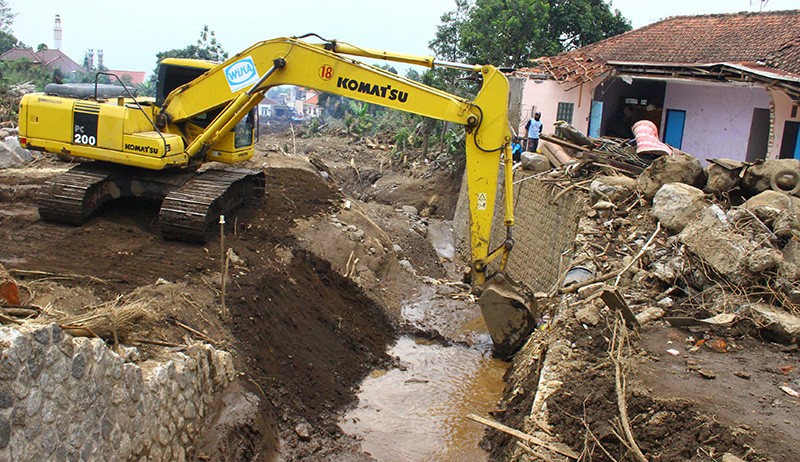 1.750 Personel Gabungan Bantu Tangani Dampak Banjir Bandang Kota Batu - Bagian 2